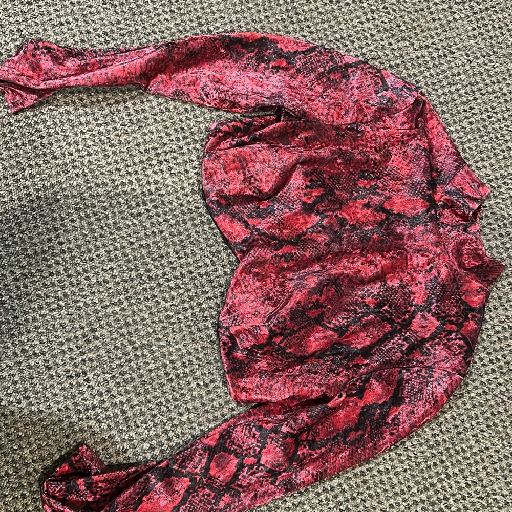 Fashion nova cropped padded top